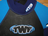 BNWT MENS TWF XT3  SHORTIE wetsuit sz Sml BLUE surf sail dive