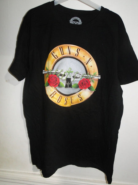 Unworn Official GUNS & ROSES T-shirt 2022 World Tour XL 